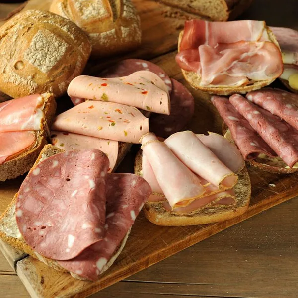 Frühstück Komplett · Mit Aufschnitt